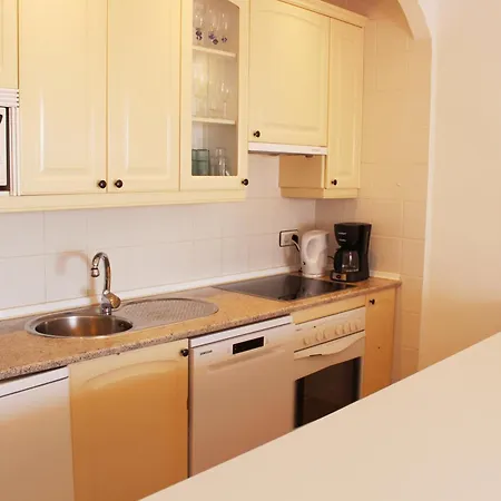En Capistrano, Apartamento *